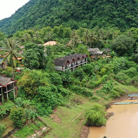 Pdv Guesthouse Muang Ngoi Екстериор снимка