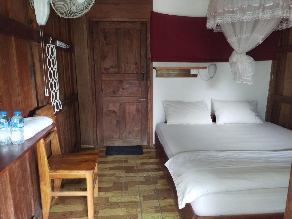 Pdv Guesthouse Muang Ngoi Екстериор снимка