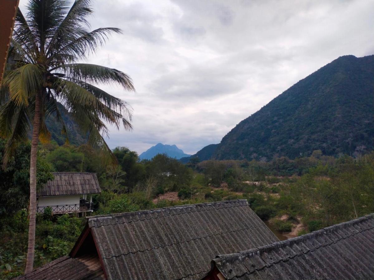 Pdv Guesthouse Muang Ngoi Екстериор снимка