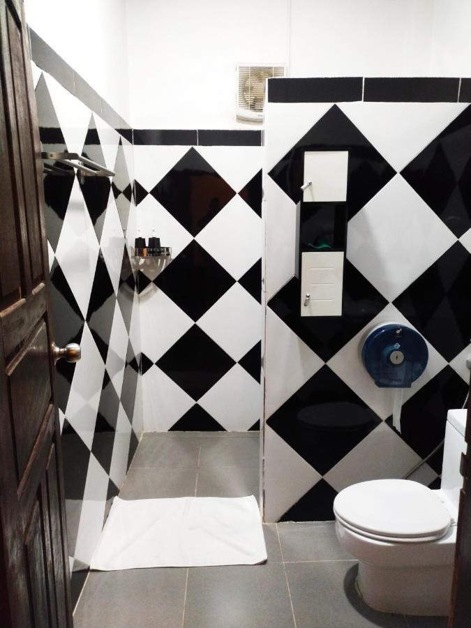 Pdv Guesthouse Muang Ngoi Екстериор снимка