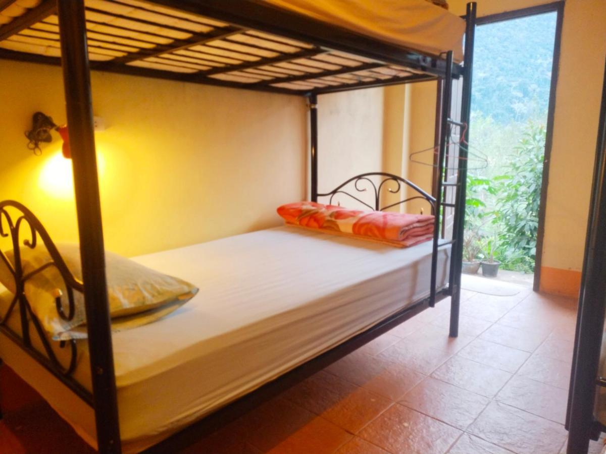 Pdv Guesthouse Muang Ngoi Екстериор снимка