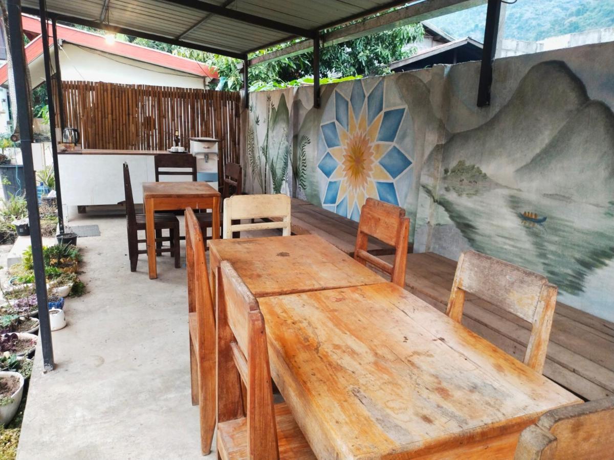 Pdv Guesthouse Muang Ngoi Екстериор снимка