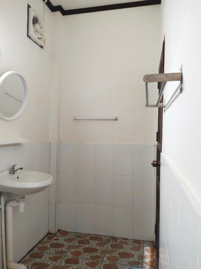 Pdv Guesthouse Muang Ngoi Екстериор снимка