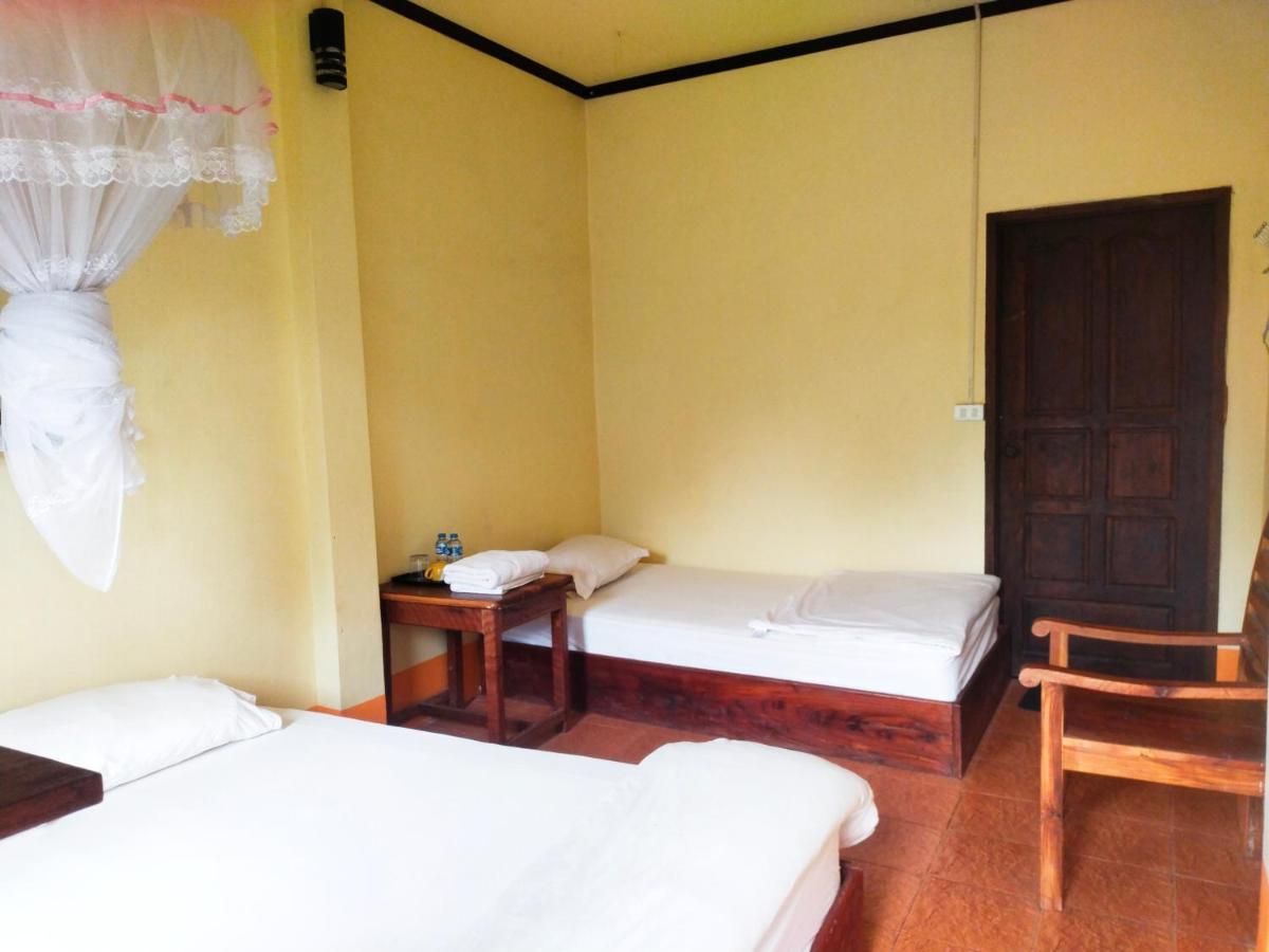 Pdv Guesthouse Muang Ngoi Екстериор снимка